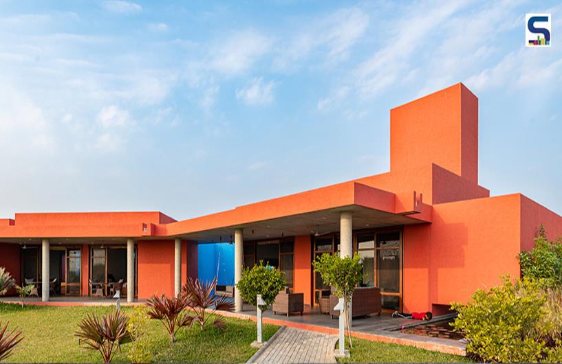 Seven Courts Fill This 3-BHK Farmhouse With Fresh Air, Sunlight and Serenity | PVDRS | Gujarat