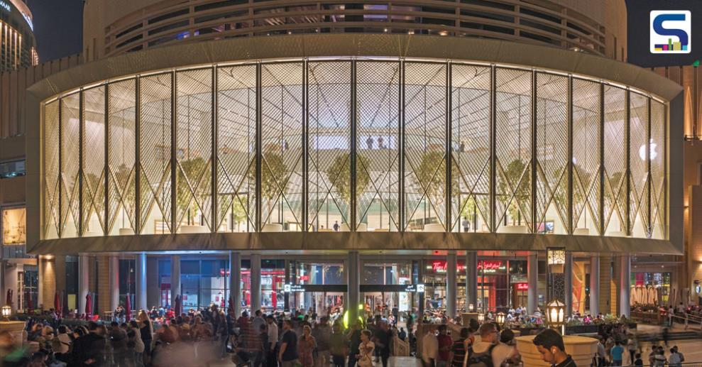 The recently completed Apple Dubai Mall reinvents the traditional introverted idea of mall-based retail as a more outward looking experience that engages with the spectacle of urban life.