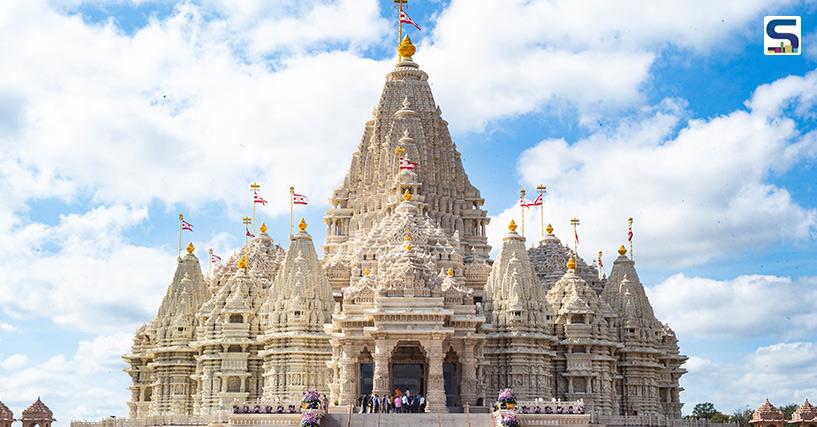 Standing at an impressive 191 feet with 10,000 statues, the Swaminarayan Akshardham temple is now the largest Hindu temple in the United States.