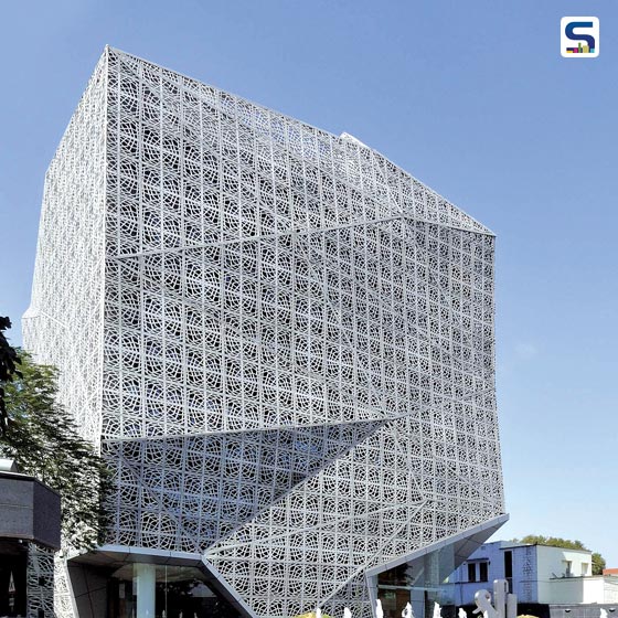 When Ar. Sanjay Puri designed 72 Screens, Jaipur, the project became a sensation. What is striking in that project is the use of perforated screen or Jaali, a reminiscent from the rich Rajasthani heritage that clads the entire façade of the building.
