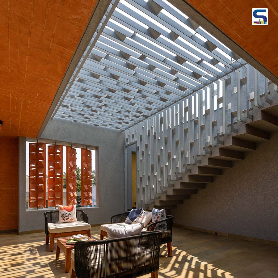 Asymmetrical and Fascinating House of Dynamic Shadows Is Full of Interesting Surprises | Maharashtra | Aakar Group of Consultancy