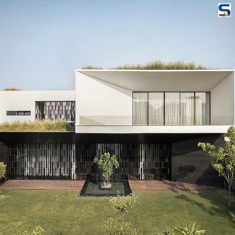 An Amazing Amalgamation of Art and Technology Can Be Seen In This Punjab House | Minimalist Architecture & Design Studio