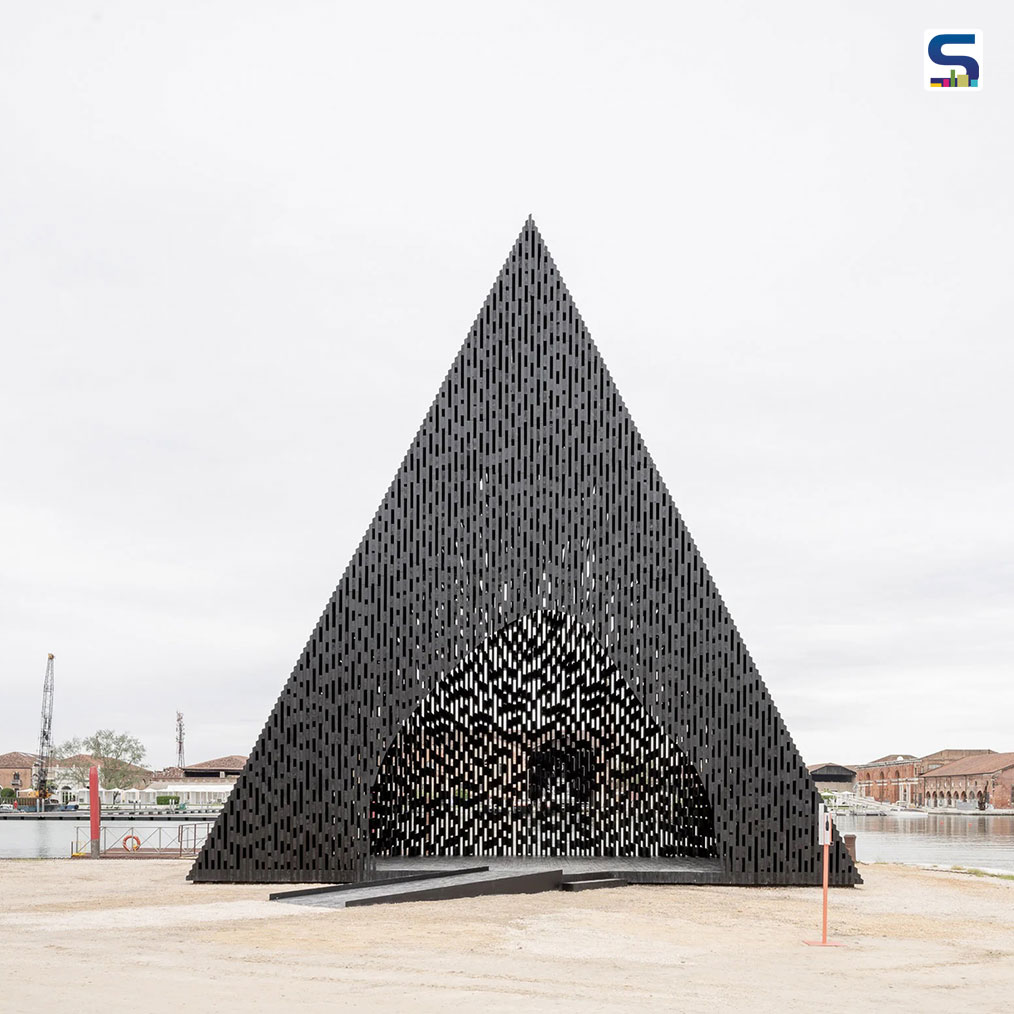 Black Timber Pyramid Defines David Adjayes Kwaee Pavilion in Venice Biennale 2023