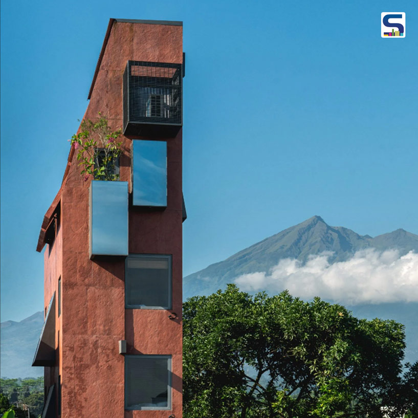 A Peek Inside the ‘Skinniest Hotel Ever’ in Indonesia, Designed by Sahabat Selojene